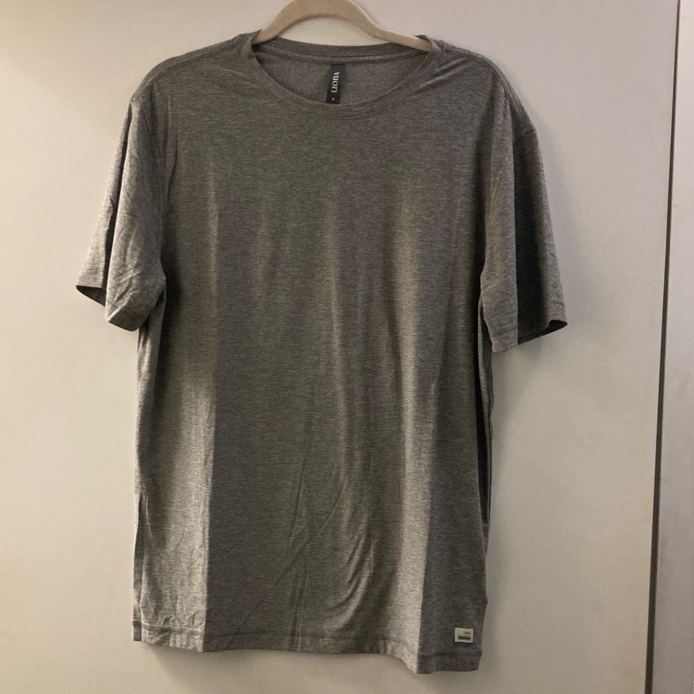 NWOT Vuori Strato Tech Heather Gray Short Sleeve Tee